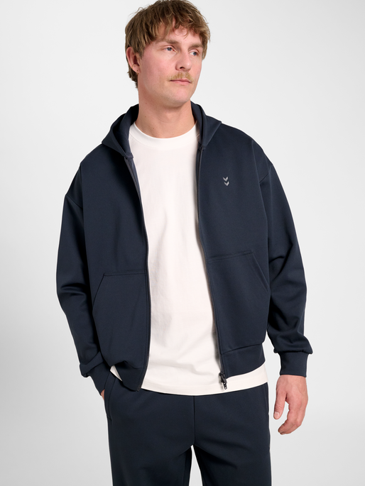 hmlDEFENDER ZIP HOODIE, EBONY, model