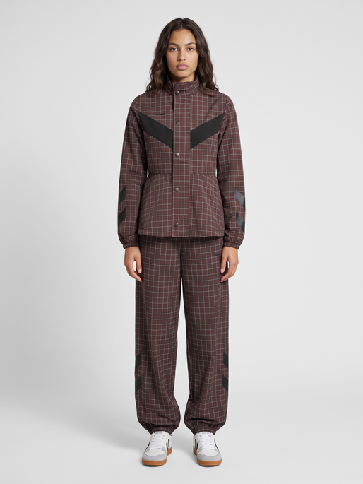 hmlI-D FUNNEL NECK CHECK JACKET, CHECKERS, model