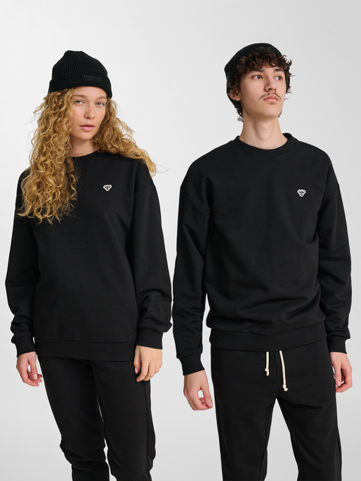 hmlLOOSE CREWNECK BEE, BLACK, model