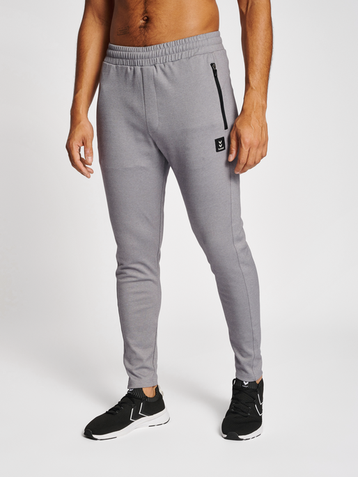 hmlMT INTERVAL TAPERED PANTS, GREY MELANGE, model