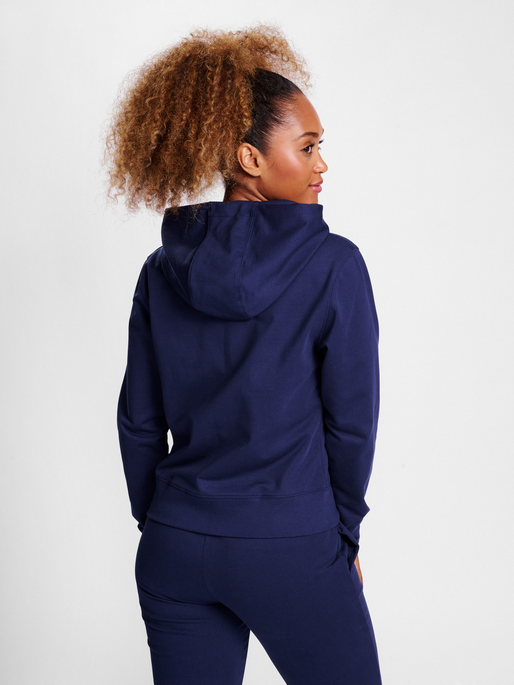 hmlGO 2.0 ZIP HOODIE WOMAN, MARINE, model