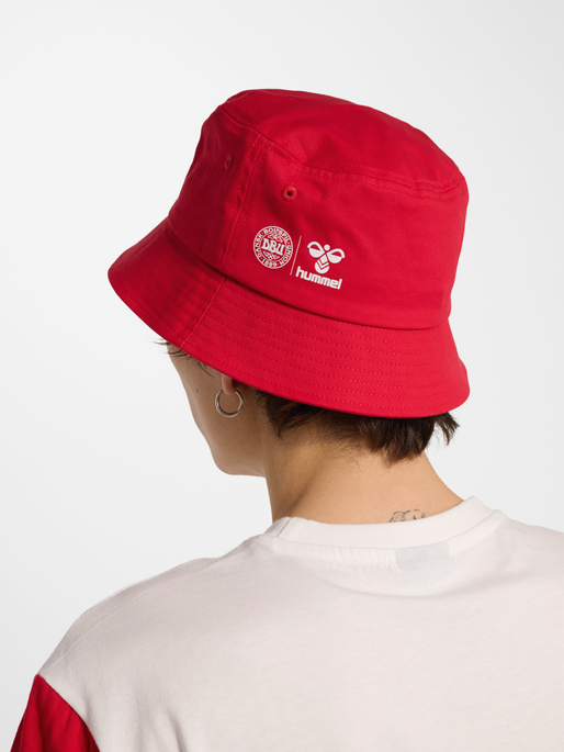 DBU 26 FAN DYNAMITE BUCKET HAT, TANGO RED, model