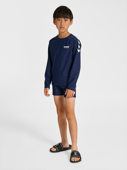 hmlJR SWIM T-SHIRT L/S, DRESS BLUES, model