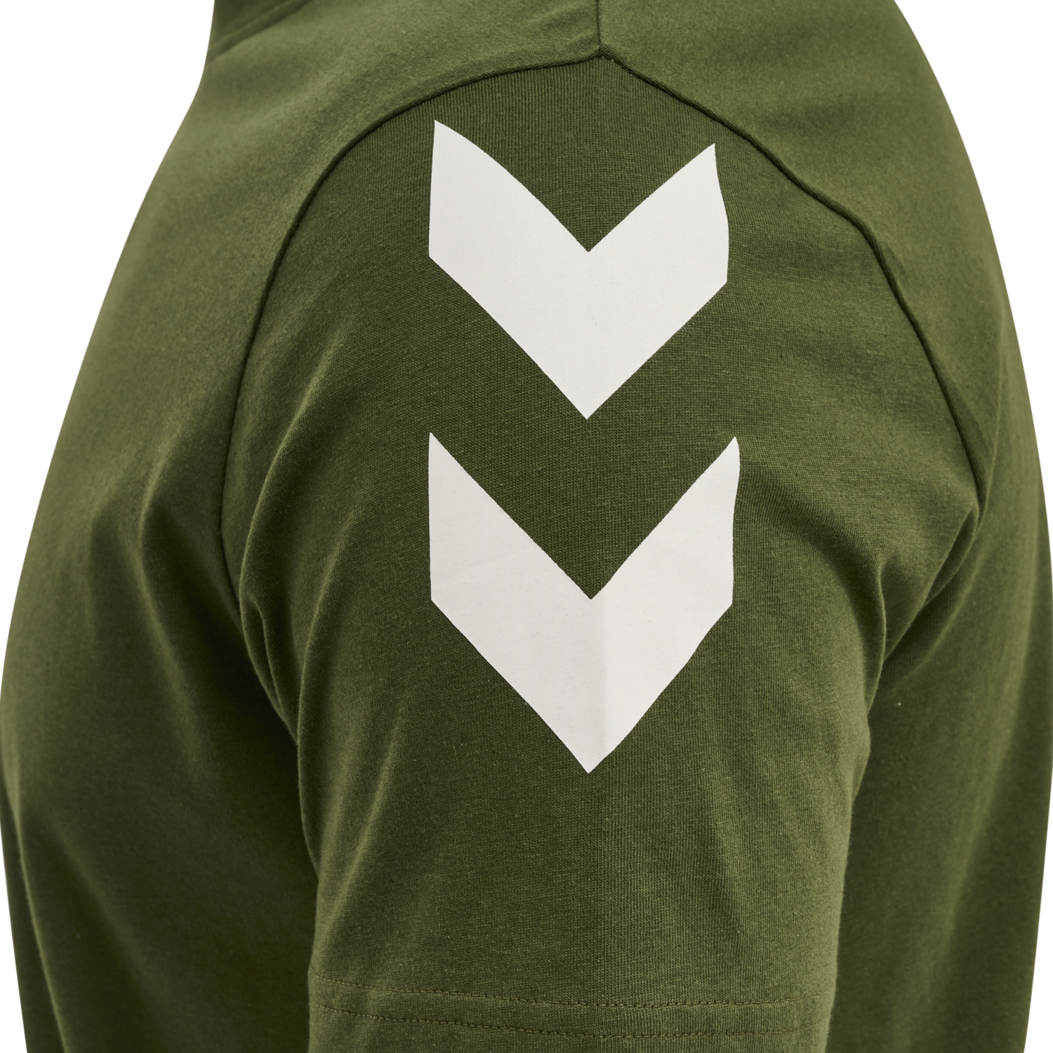 hmlLEGACY CHEVRON T-SHIRT, RIFLE GREEN, packshot