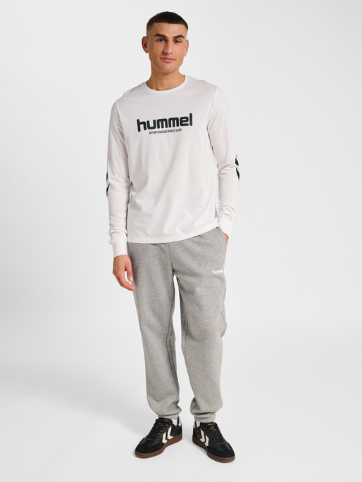 hmlLEGACY 2.0 T-SHIRT L/S, WHITE, model