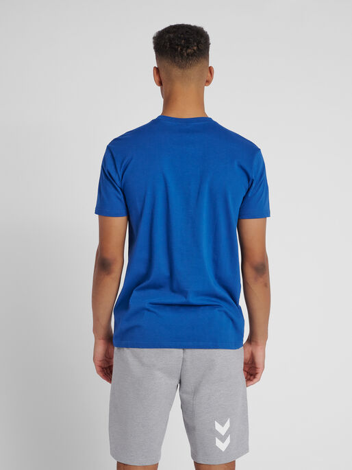 HUMMEL GO COTTON LOGO T-SHIRT S/S, TRUE BLUE, model