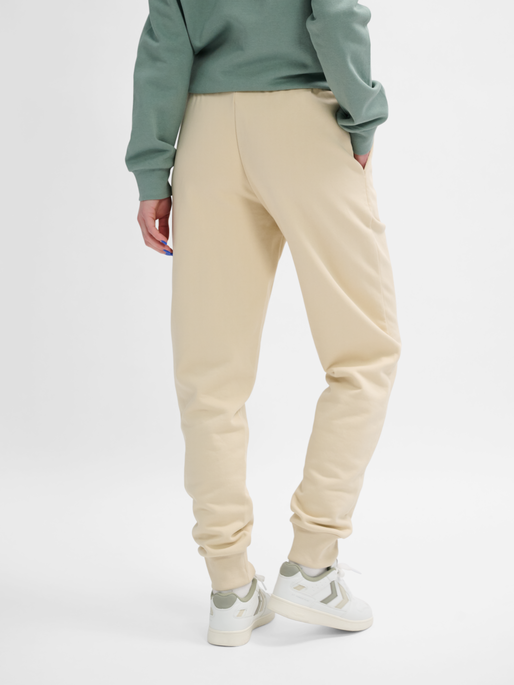 hmlPAOLA REGULAR PANTS, VANILLA ICE, model