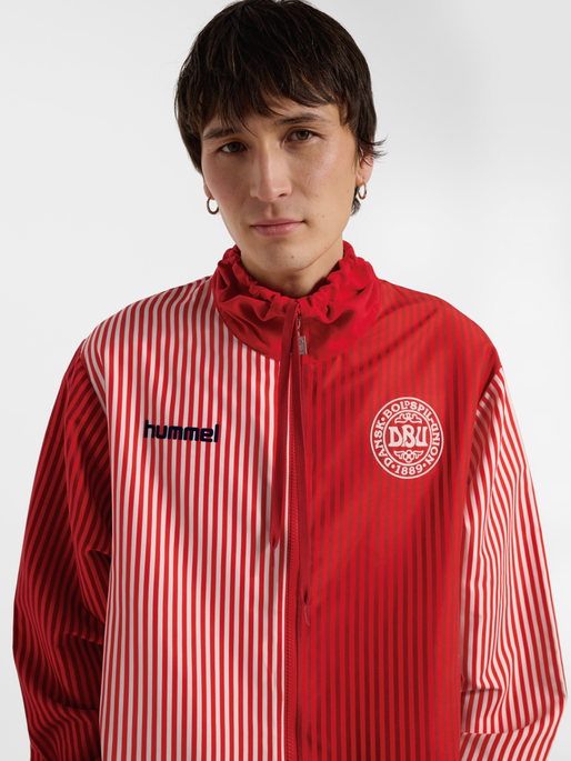 DBU 26 FAN 86 REPLICA MICRO JACKET, TANGO RED, model