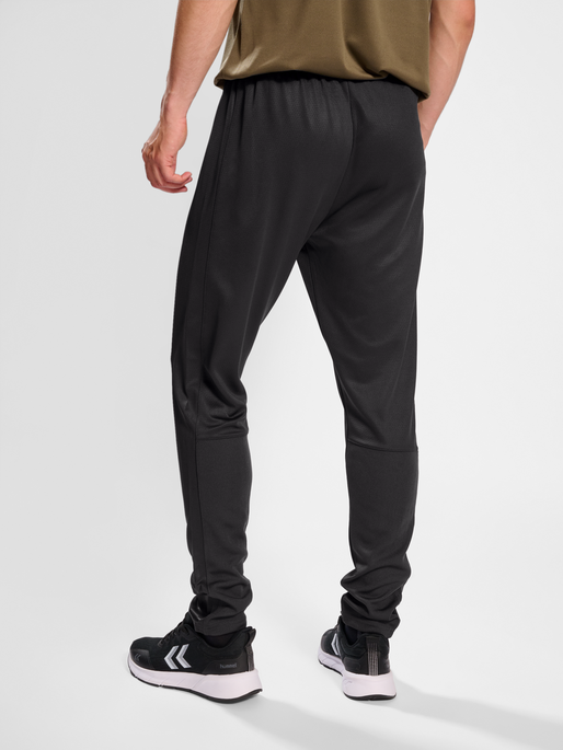 hmlACTIVE TRAINING PANTS, OBSIDIAN, model