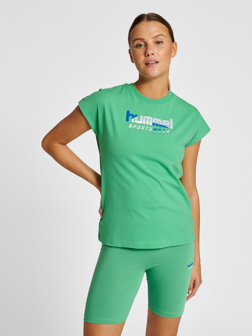 hmlLGC JASIRA T-SHIRT, GREEN SPRUCE, model