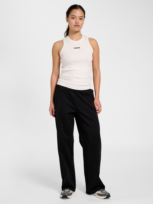 hmlDEFENDER W PANTS, BLACK, model