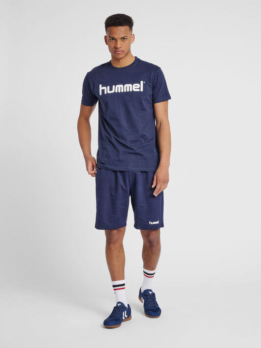 HUMMEL GO COTTON LOGO T-SHIRT S/S, MARINE, model