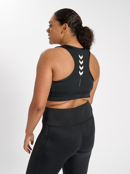 hmlTE CURVY SPORTS BRA PLUS, BLACK, model