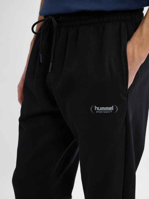 hmlFELIX REGULAR PANTS, BLACK, model