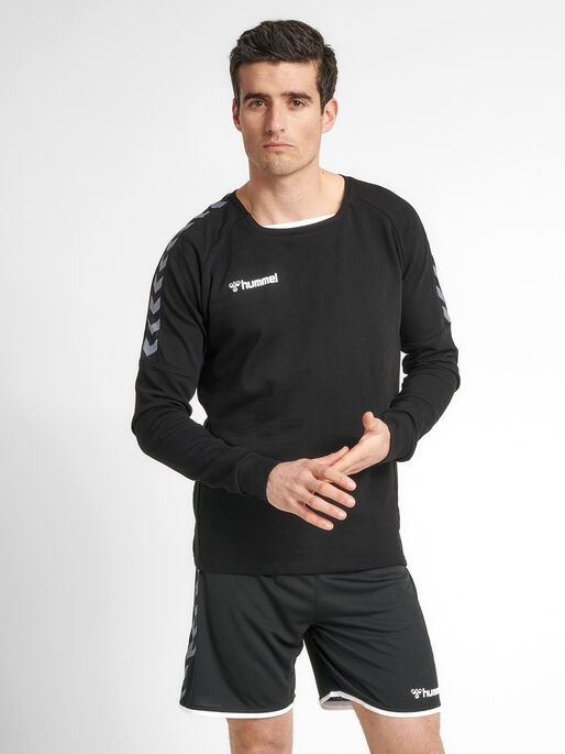 hmlAUTHENTIC TRAINING SWEAT, BLACK, model