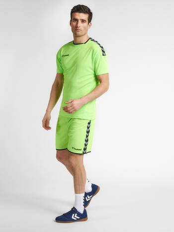 hmlAUTHENTIC POLY SHORTS, GREEN GECKO, model