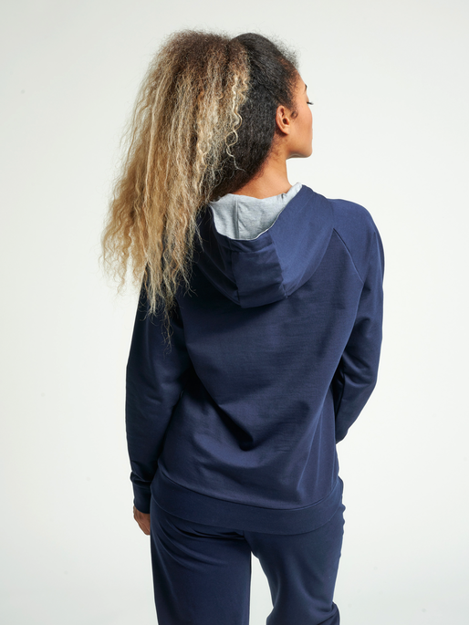 HUMMEL GO COTTON LOGO HOODIE WOMAN, MARINE, model