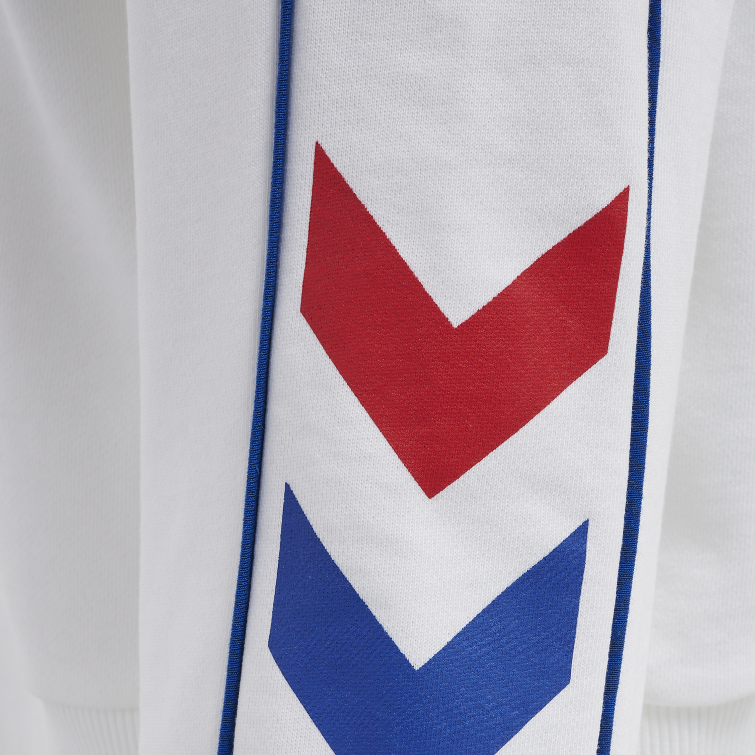 hmlIC DURBAN WOMAN CROP SWEATSHIRT, 9001, packshot