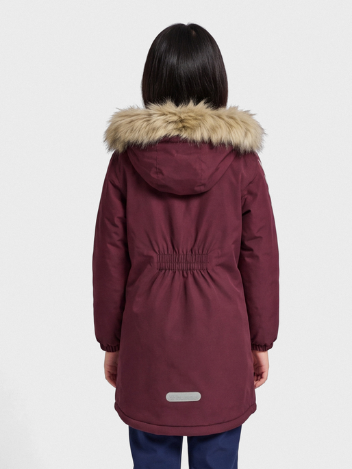hmlLEAF TEX COAT, WINDSOR WINE, model