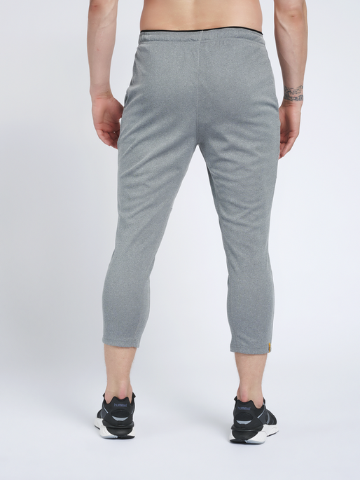 hmlNALO TAPERED 7/8 PANTS, DARK GREY MELANGE, model