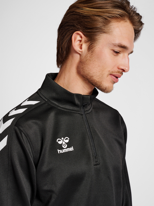 hmlCORE XK HALF ZIP POLY SWEAT, BLACK, model