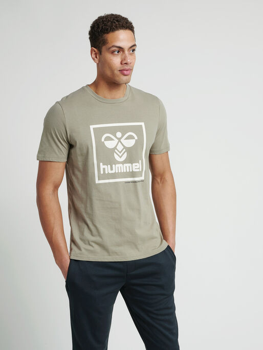hmlISAM T-SHIRT, VETIVER, model