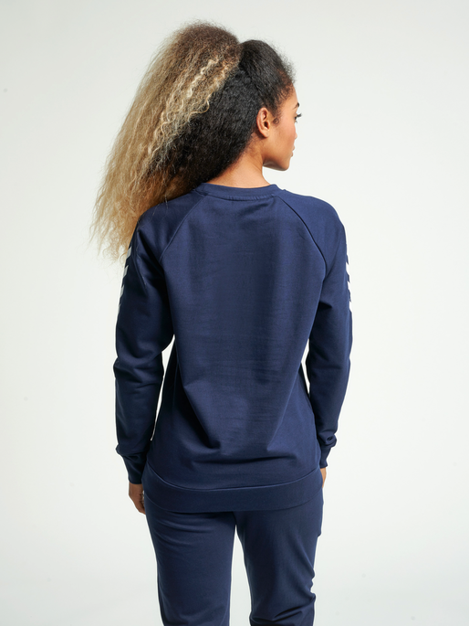 HUMMEL GO COTTON SWEATSHIRT WOMAN, MARINE, model