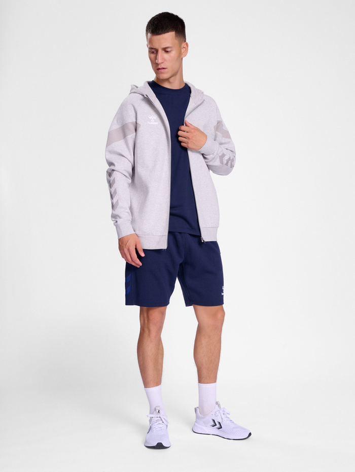 hmlTRAVEL ZIP HOODIE, LIGHT GREY MELANGE, model