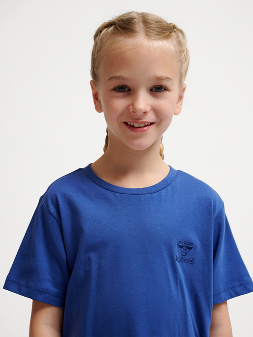 hmlTRELLE T-SHIRT S/S, TRUE NAVY, model