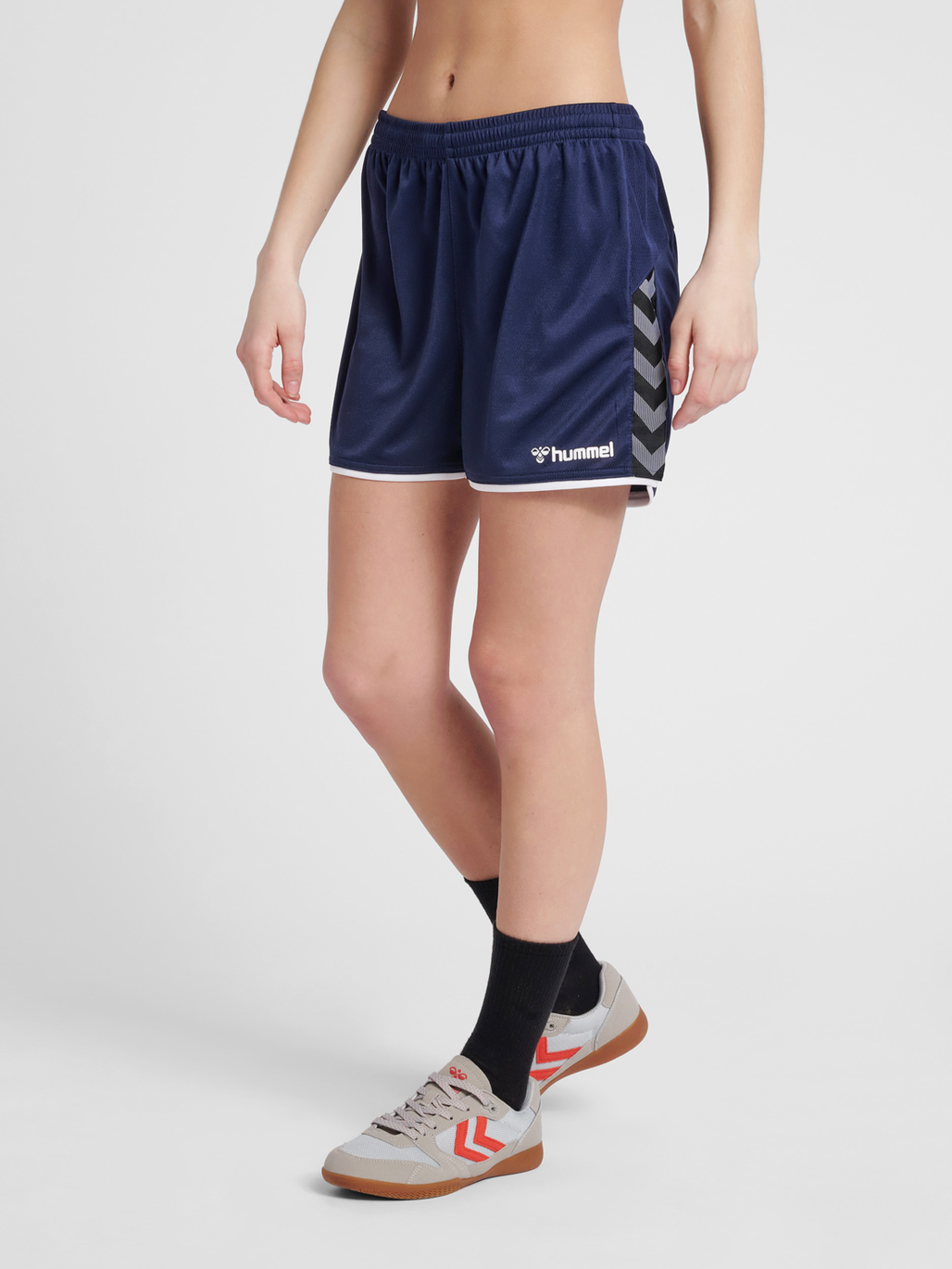 hmlAUTHENTIC POLY SHORTS WOMAN, MARINE, model