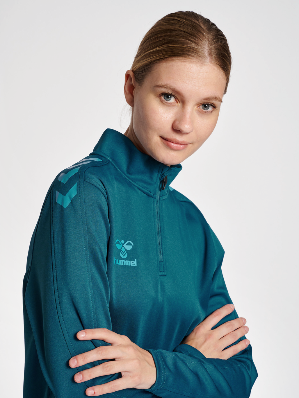 hmlCORE XK HALF ZIP SWEAT WOMAN, BLUE CORAL, model