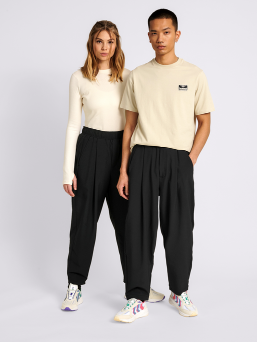 hmlNEO CARROT PANTS, 2001, model