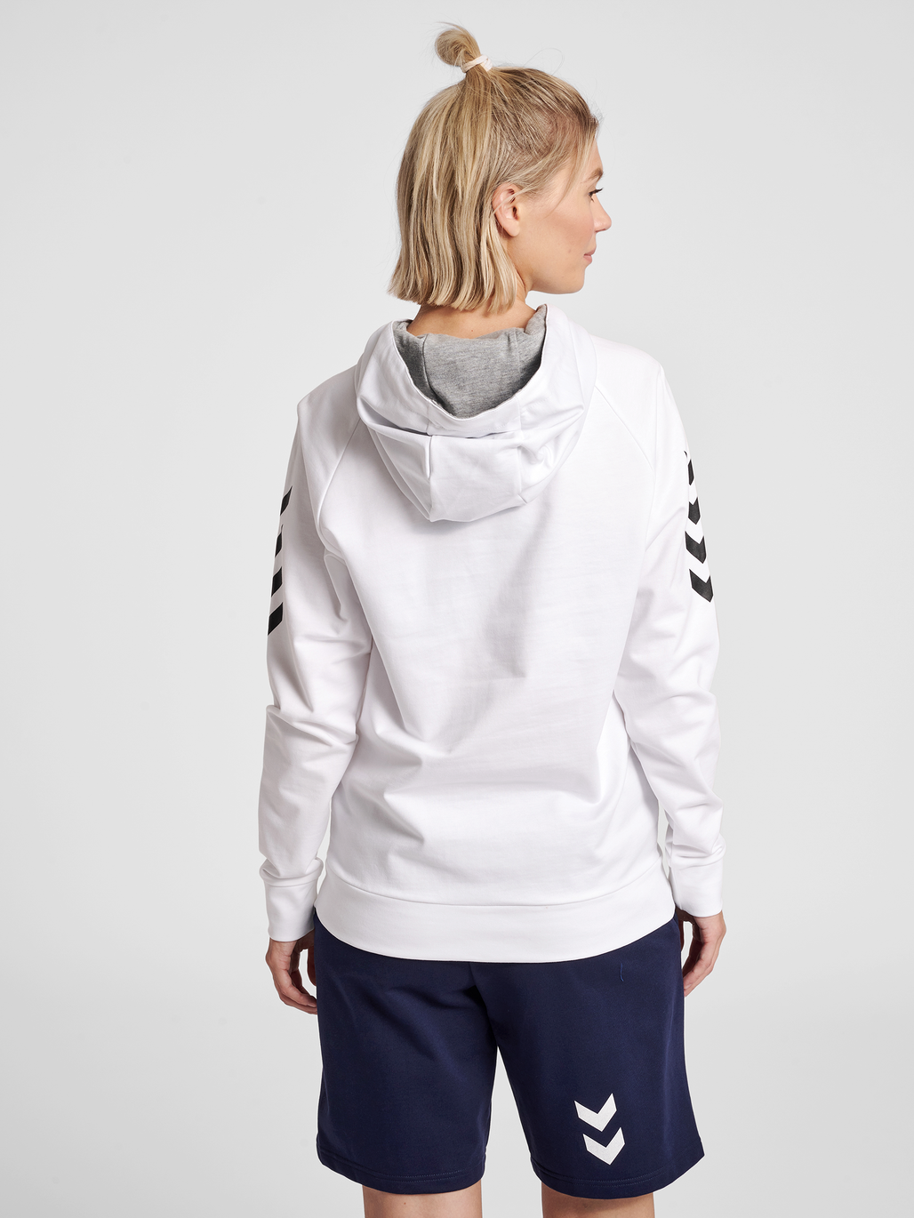 HUMMEL GO COTTON HOODIE WOMAN, WHITE, model