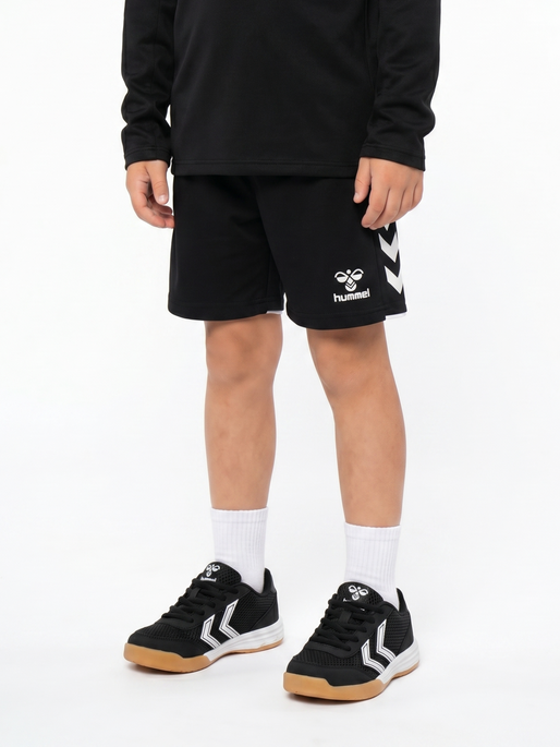 hmlCORE 2.0 WOVEN SHORTS KIDS, BLACK/WHITE, model