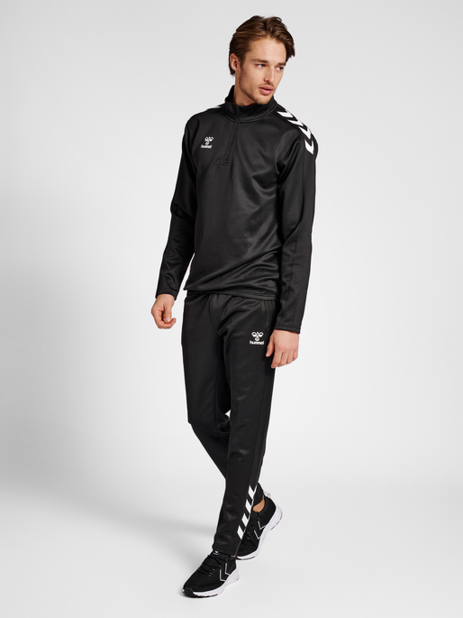 hmlCORE XK HALF ZIP POLY SWEAT, BLACK, model