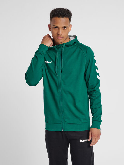 HUMMEL GO COTTON ZIP HOODIE, EVERGREEN, model