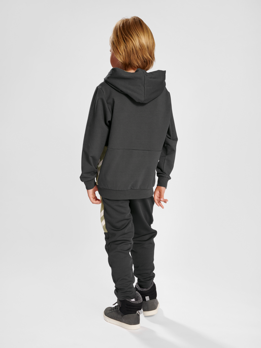 hmlGLEN HOODIE, 1525, model
