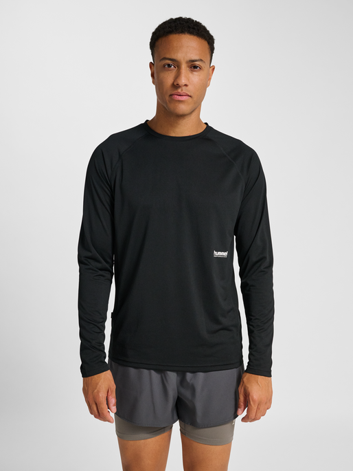 hmlPULSE WORKOUT T-SHIRT L/S, BLACK, model