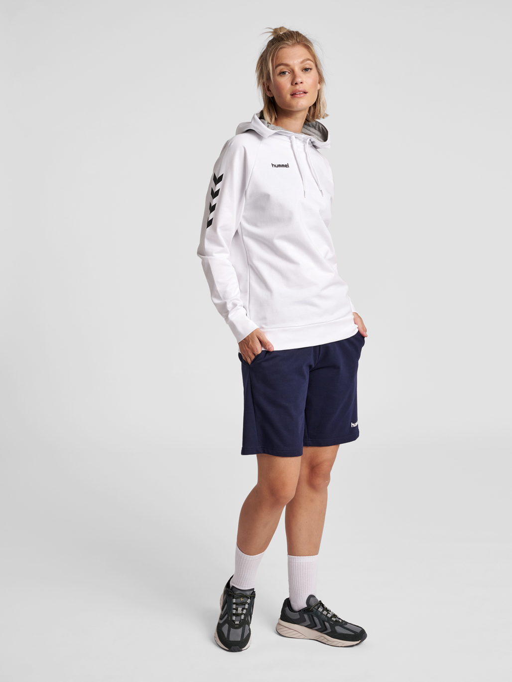 HUMMEL GO COTTON HOODIE WOMAN, WHITE, model