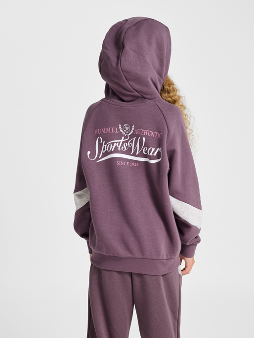 hmlJR LOOSE HOODIE BTS, FLINT, model