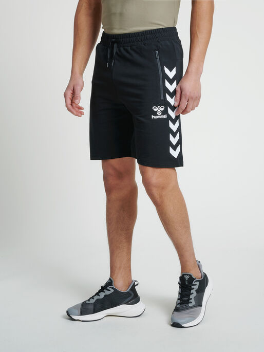 hmlRAY 2.0 SHORTS, BLACK, model