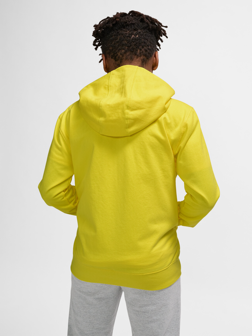 hmlGO 2.0 ZIP HOODIE KIDS, BLAZING YELLOW, model