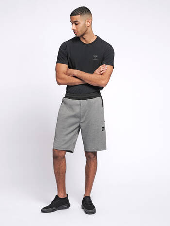 hmlTROPPER SHORTS, GREY MELANGE, model