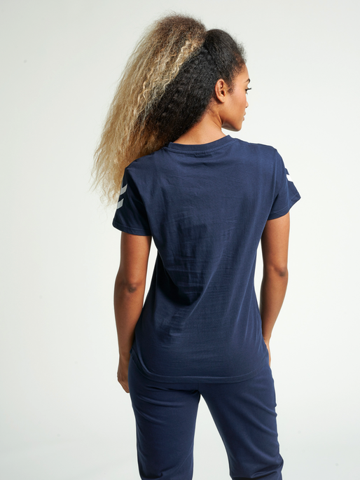HUMMEL GO COTTON T-SHIRT WOMAN S/S, MARINE, model