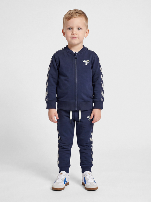 hmlBILLE TRACKSUIT, BLACK IRIS, model