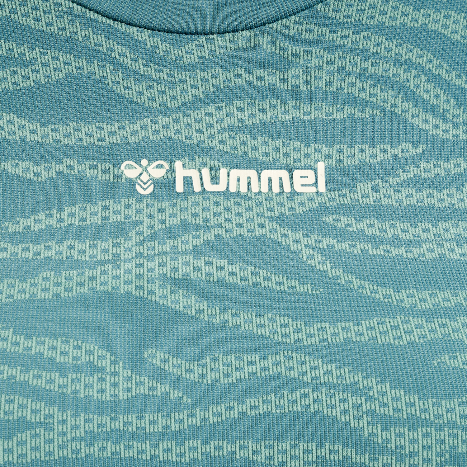 hmlMT SAGA SEAMLESS CROP T-SHIRT LS, NORTH ATLANTIC/BLUE SURF MELANGE, packshot