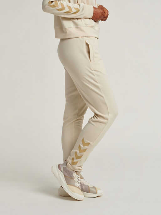 hmlZIBA TAPERED PANTS, BONE WHITE, model