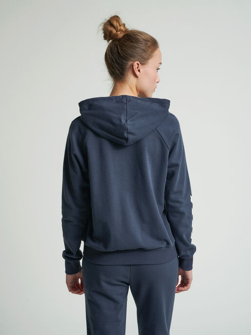 hmlNONI ZIP HOODIE, BLUE NIGHTS, model
