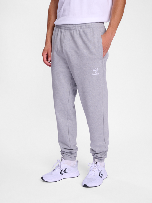 hmlGO 2.0 SWEATPANTS, GREY MELANGE, model