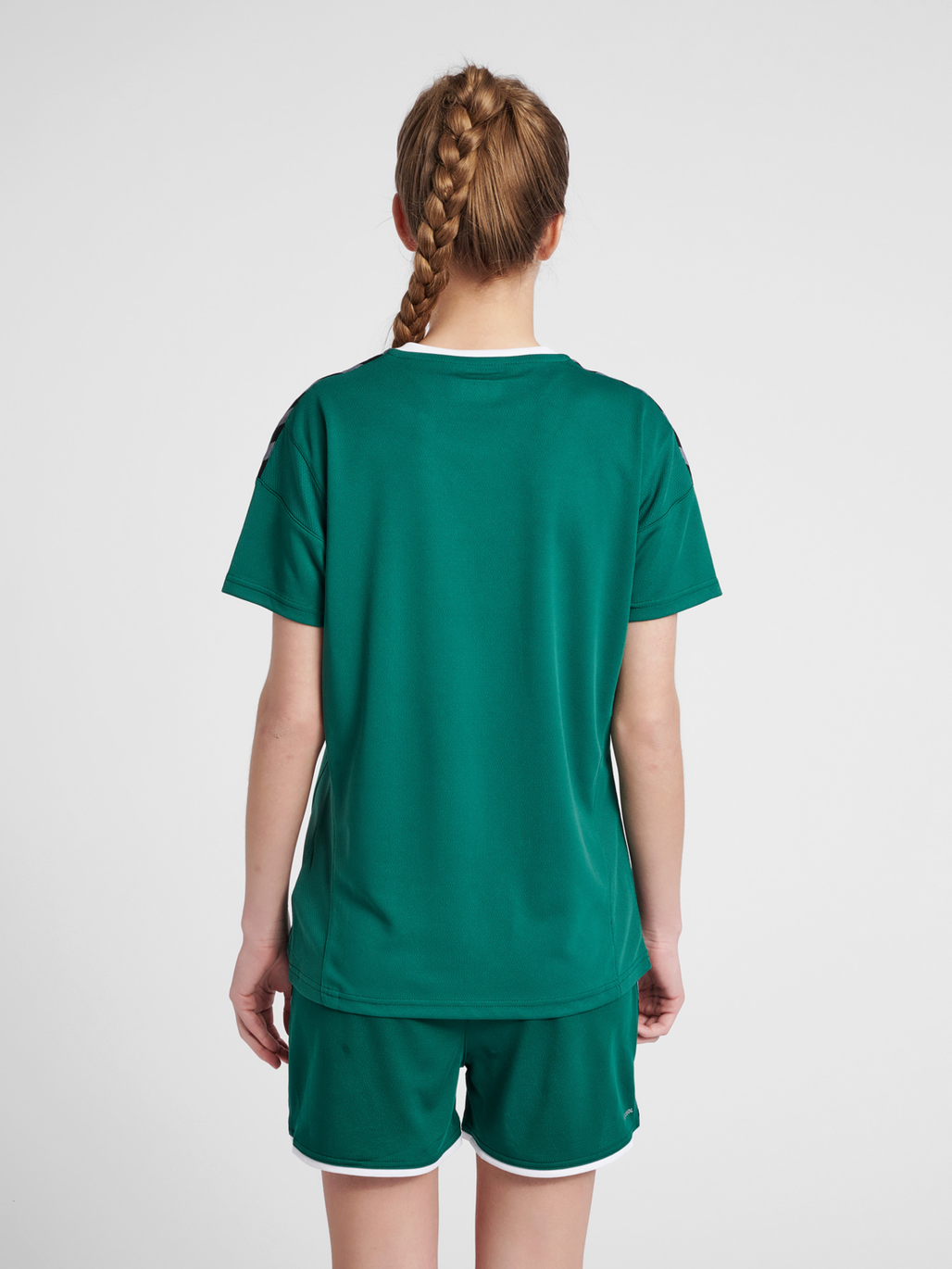 hmlAUTHENTIC POLY JERSEY WOMAN S/S, EVERGREEN, model